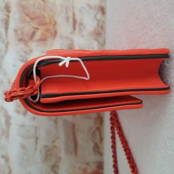 New Tory Burch Fleming Soft Chain Wallet - Picture 4 of 14